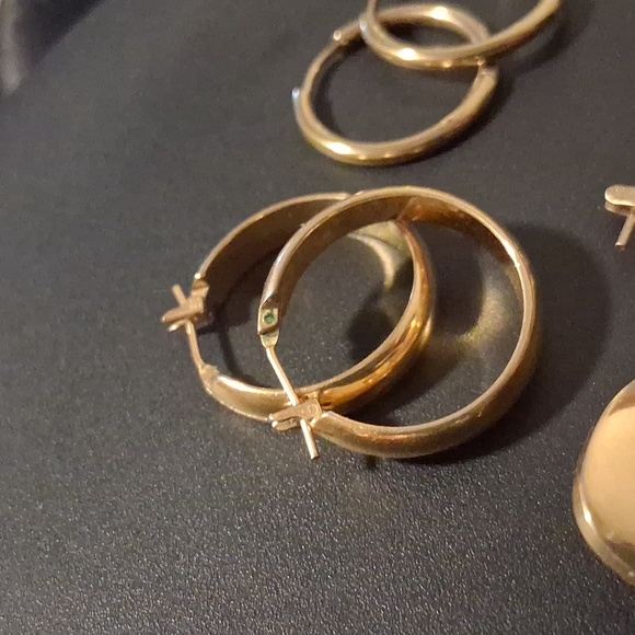 Beautiful Well Made Vintage Gold Hoop and Drop Earrings Set. - Picture 5 of 8